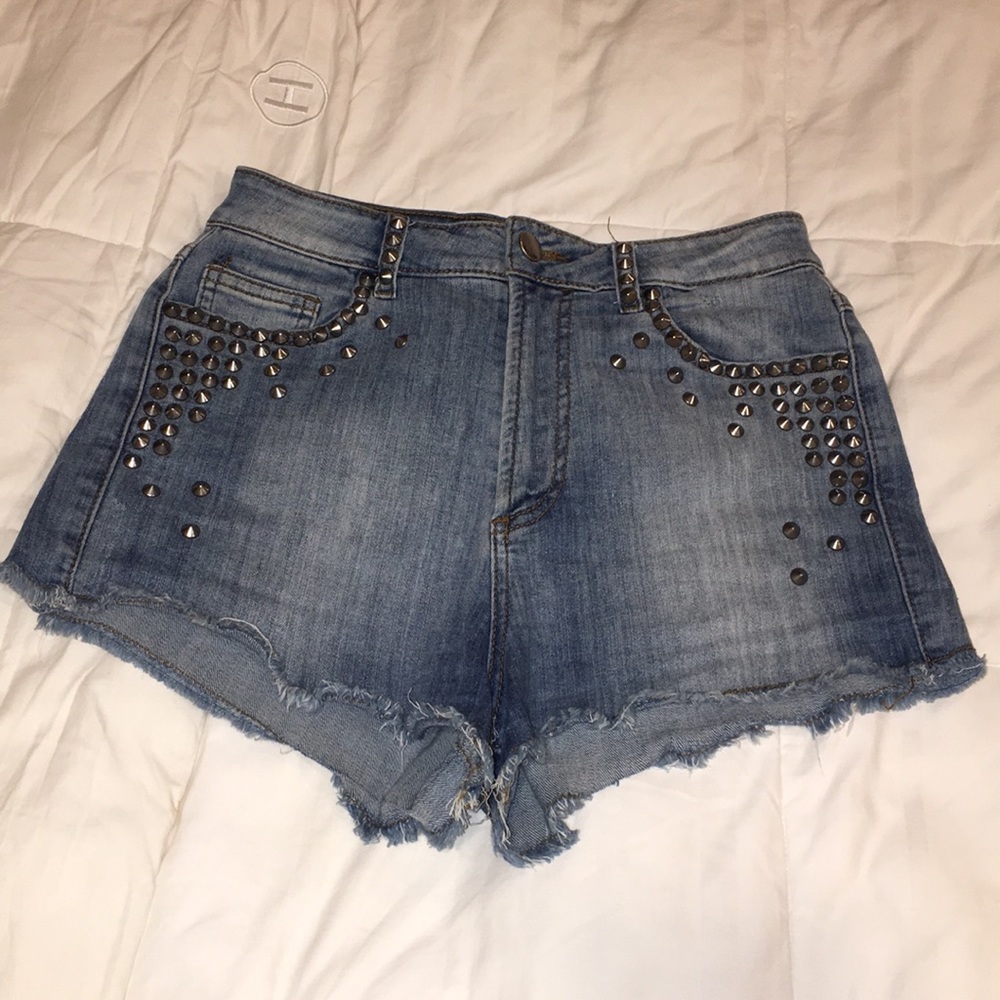 Super cute shorts for festivals the beach anywhere